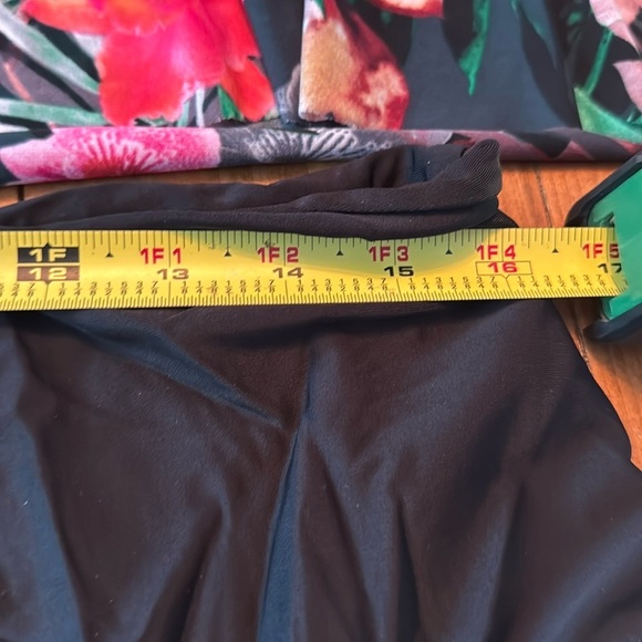 Women's Black swim bottoms size 12 - Picture 6 of 6